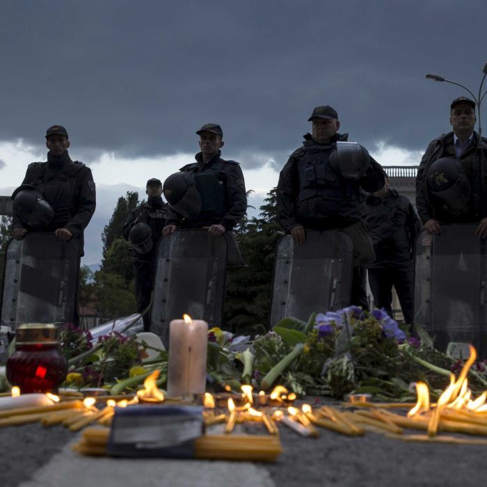 Candels_for_the_8_policeman_killed_in_Kumanovo_Mecedonia